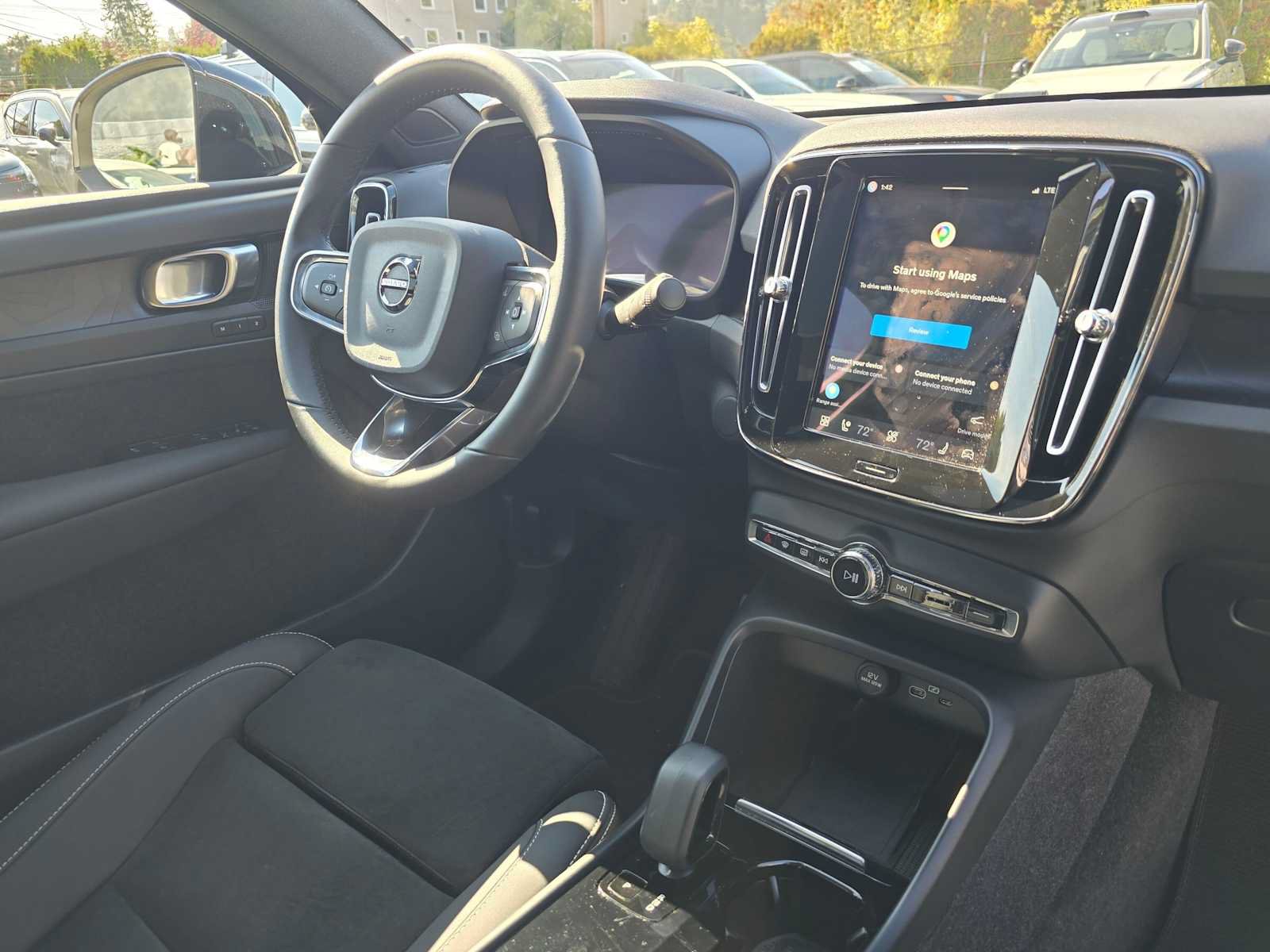Certified 2023 Volvo C40 P8 Recharge Plus w/ Climate Package AWD/4WD image 12