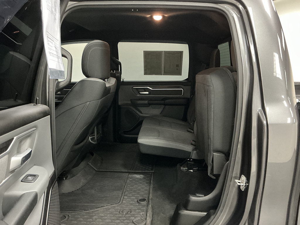 Used 2022 RAM 1500 Big Horn AWD/4WD image 25