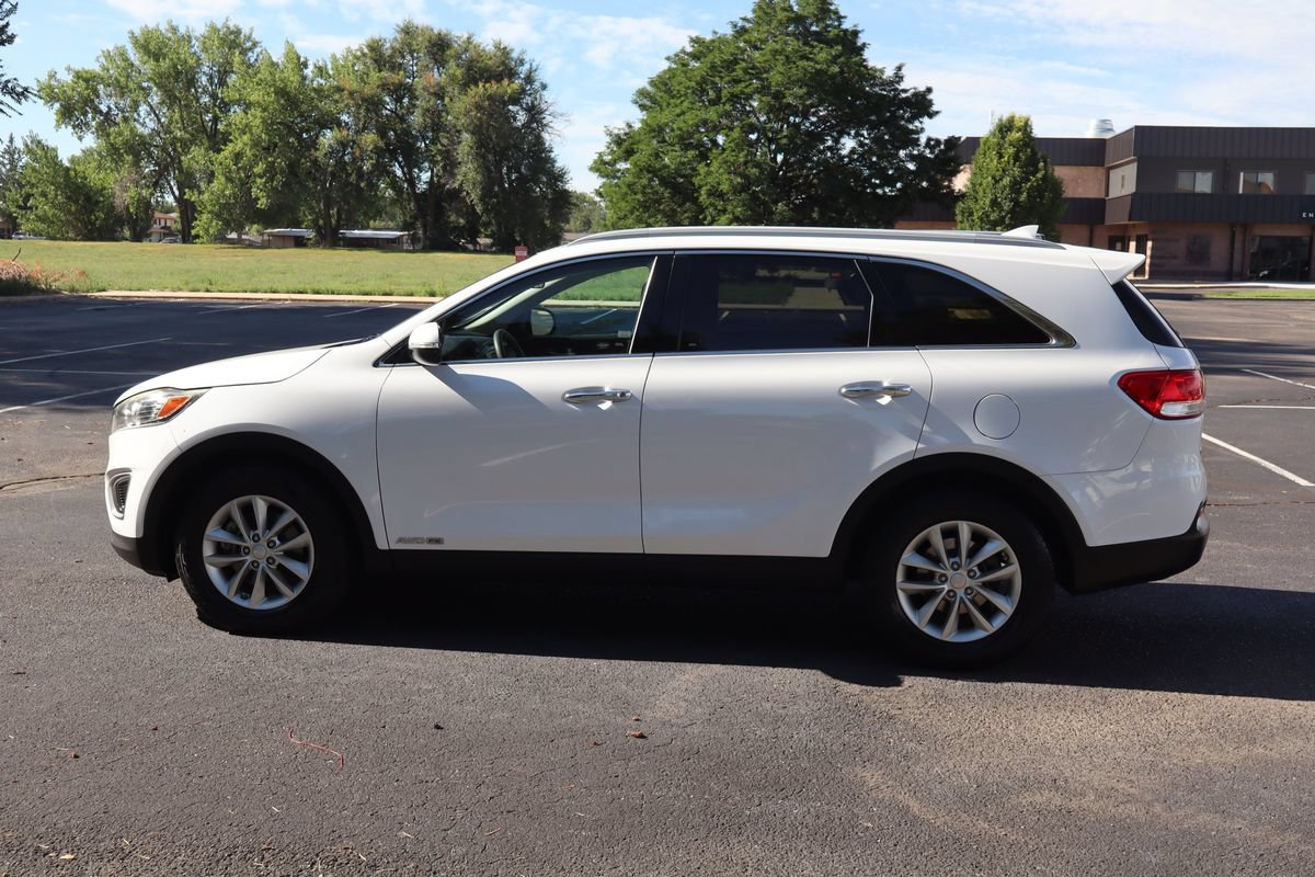 Used 2016 Kia Sorento LX AWD/4WD image 9