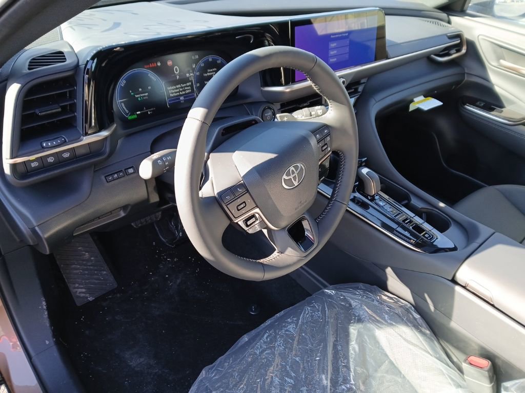 New 2025 Toyota Crown Signia image 8