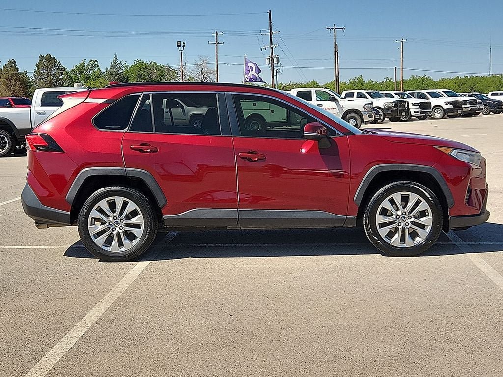 Used 2019 Toyota RAV4 XLE Premium FWD image 5