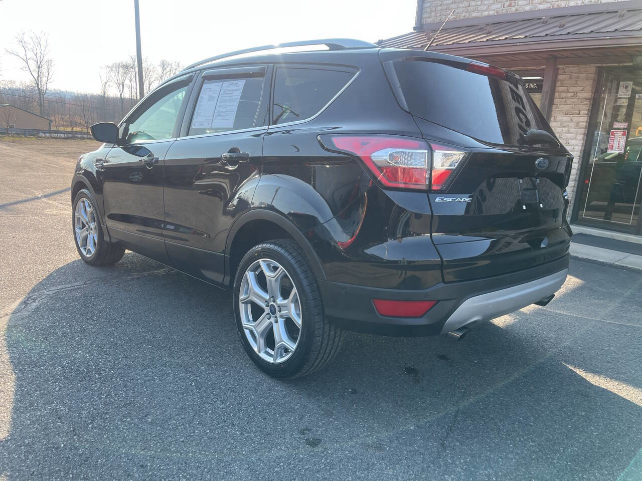 Used 2017 Ford Escape Titanium w/ Equipment Group 301A AWD/4WD image 8