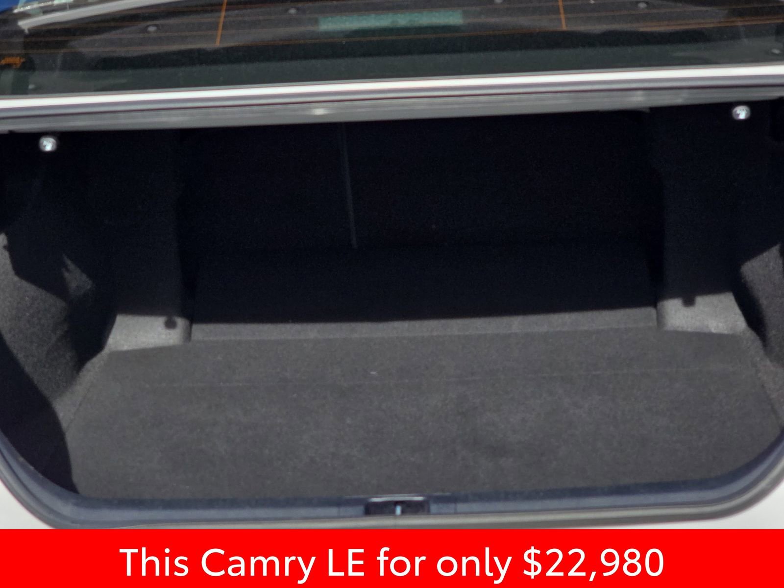Used 2022 Toyota Camry LE FWD image 18