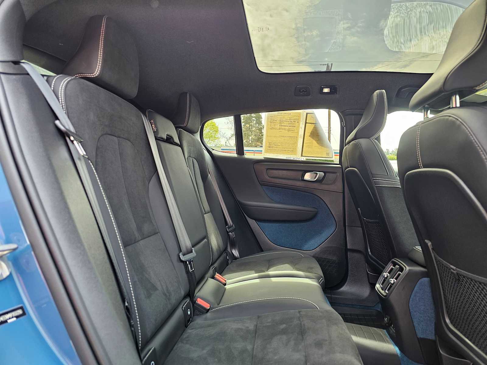 Certified 2023 Volvo C40 P8 Recharge Ultimate w/ Protection Package Premier image 20