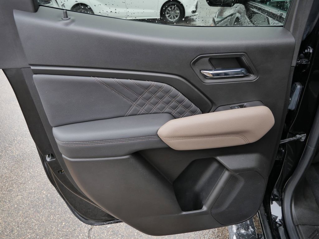 Used 2024 GMC Canyon Denali image 23