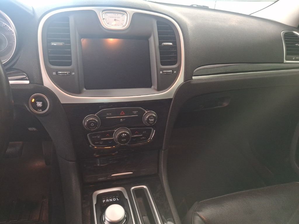 Used 2020 Chrysler 300 Limited image 16