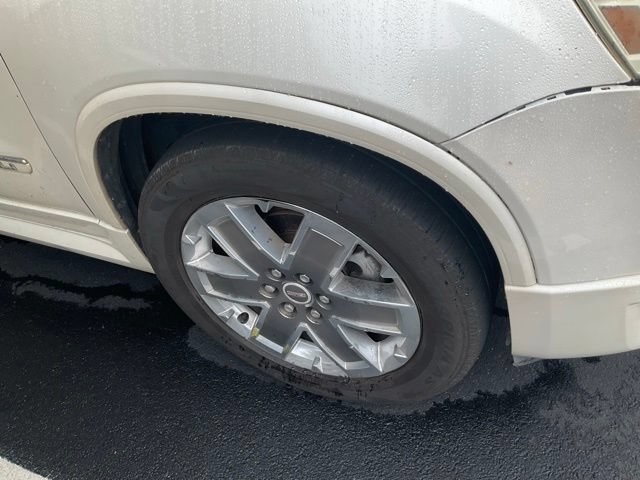 Used 2011 GMC Acadia Denali AWD/4WD image 3