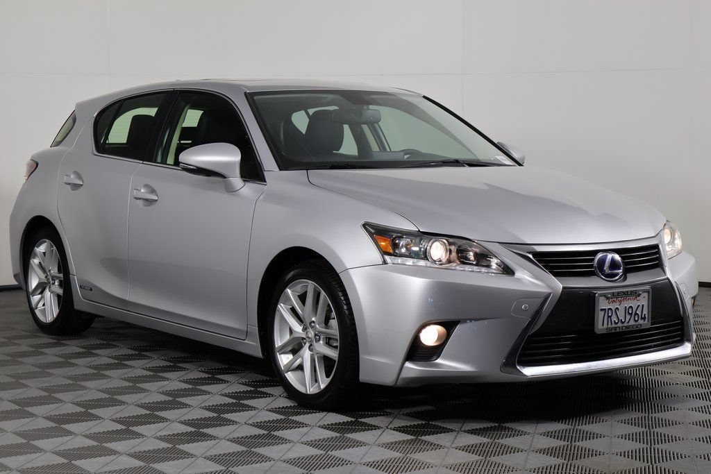 Used 2016 Lexus CT 200h w/ Navigation Package FWD image 3