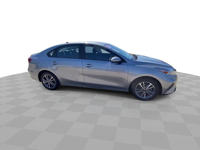 Used 2023 Kia Forte LXS FWD image 3