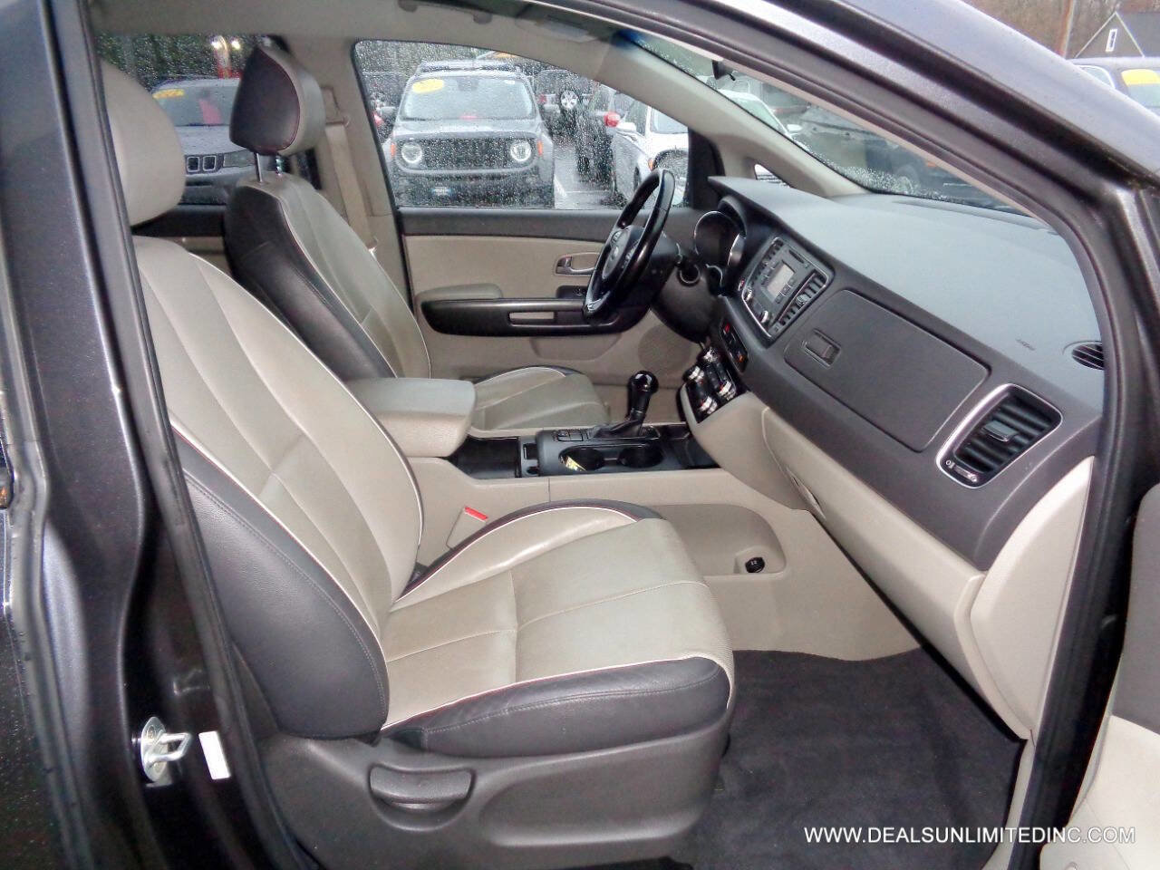 Used 2016 Kia Sedona LX w/ LX Essentials Premium Package image 22