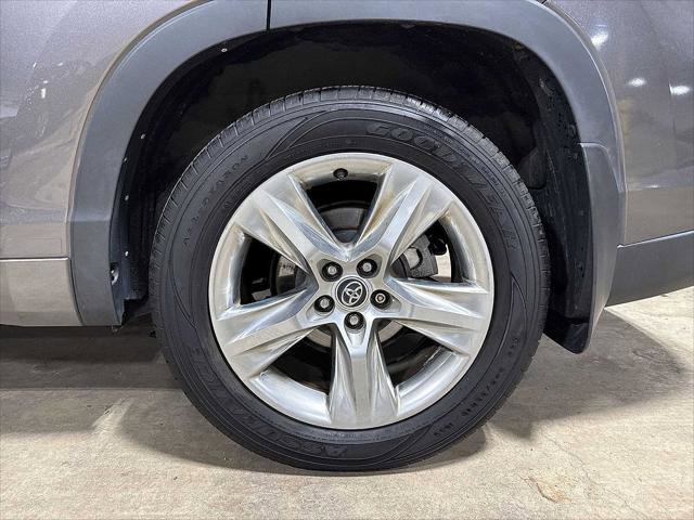 Certified 2016 Toyota Highlander Limited Platinum w/ Protection Package #3 AWD/4WD image 10