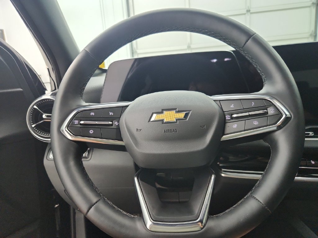 Used 2026 Chevrolet Equinox LT AWD/4WD image 24