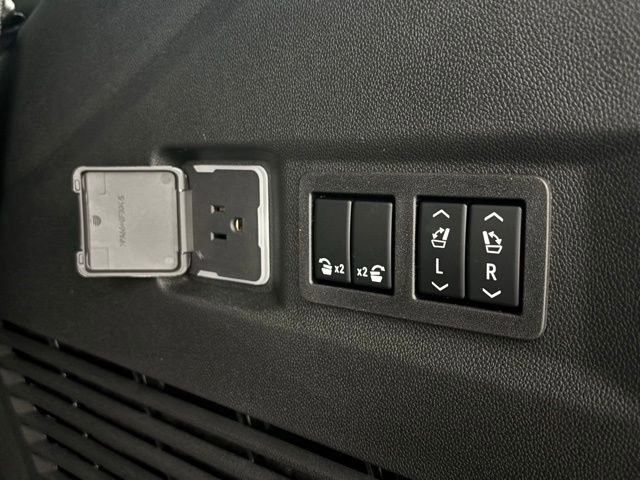 New 2026 GMC Yukon Denali w/ Denali Reserve Package image 14