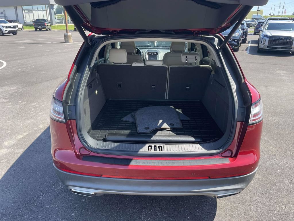 Used 2019 Lincoln Nautilus Select FWD image 10