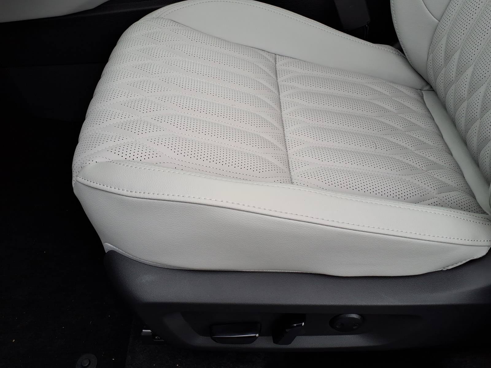 New 2026 Mitsubishi Outlander SEL FWD image 5
