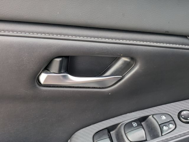Used 2022 Nissan Sentra SV FWD image 12
