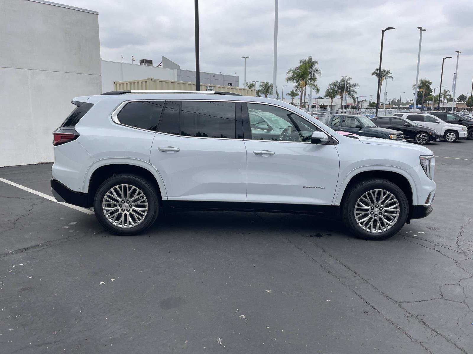 Used 2026 GMC Acadia Denali w/ Super Cruise Package FWD image 4