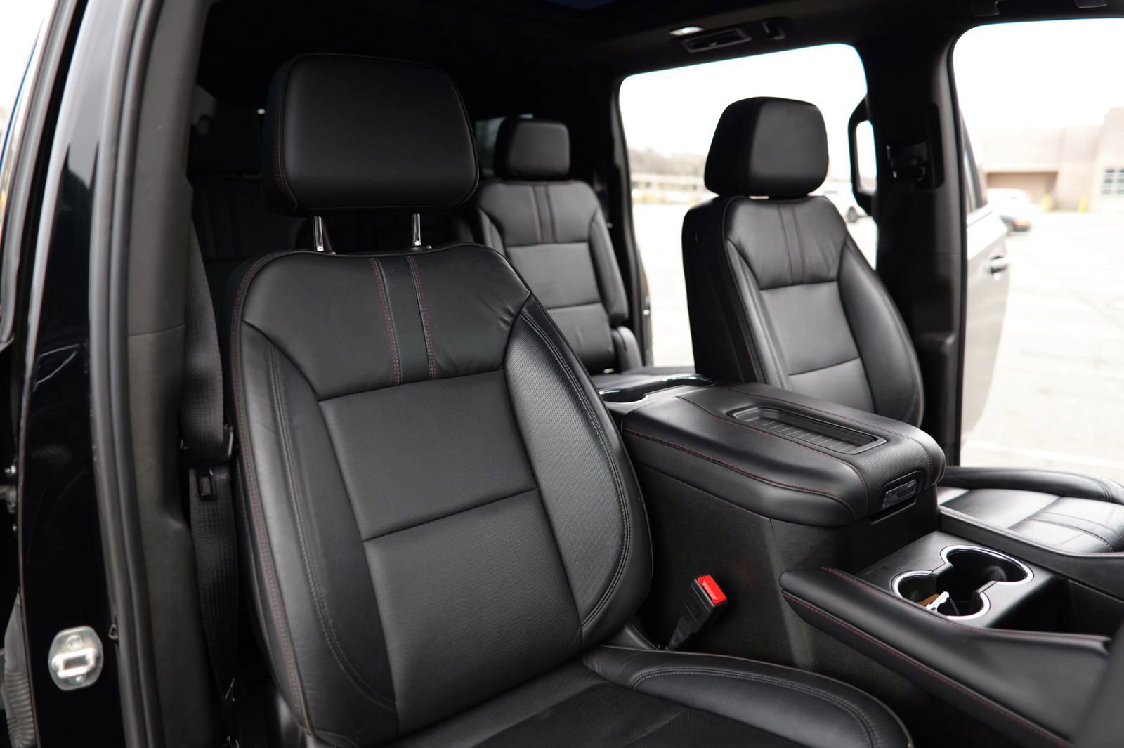 Used 2021 Chevrolet Suburban RST w/ Luxury Package image 25