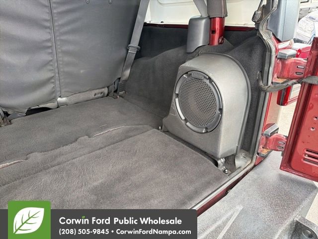 Used 2008 Jeep Wrangler Unlimited Sahara w/ Dual Top Group image 31