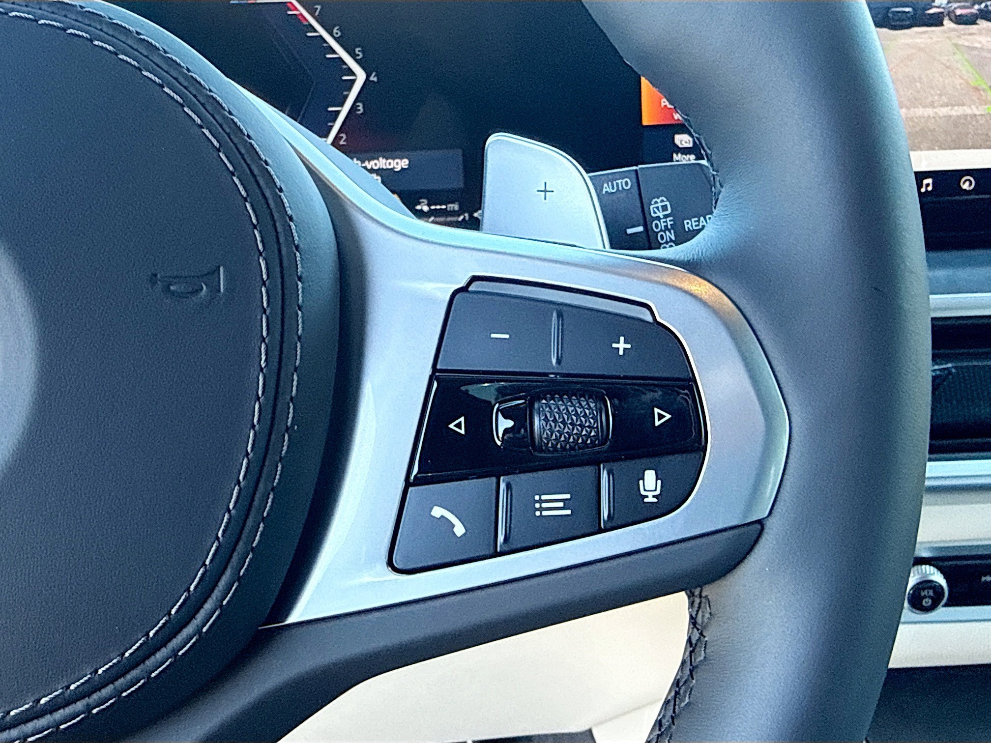 New 2026 BMW X5 xDrive50e w/ Executive Package image 40