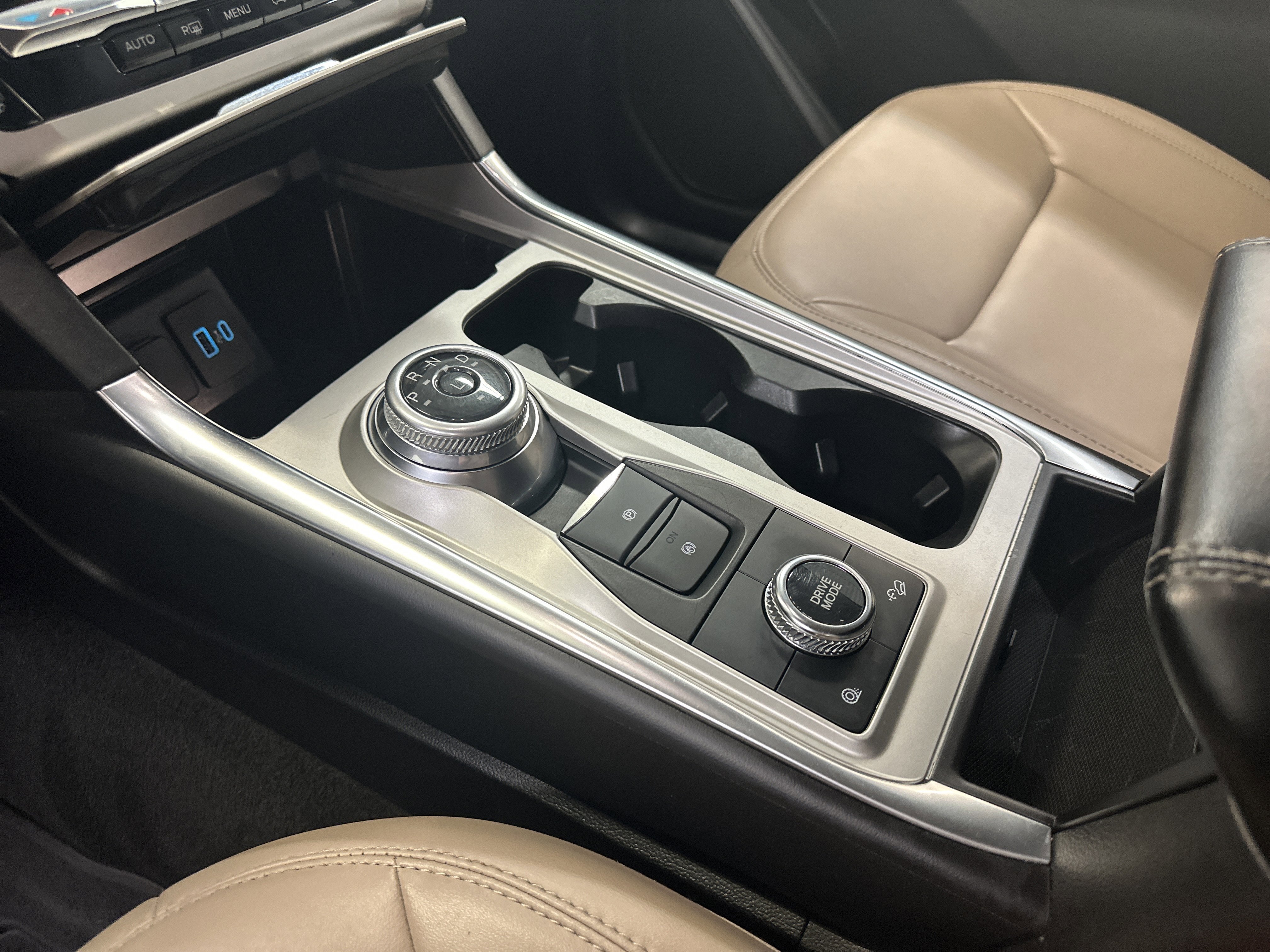 Used 2023 Ford Explorer XLT w/ Equipment Group 202A image 32