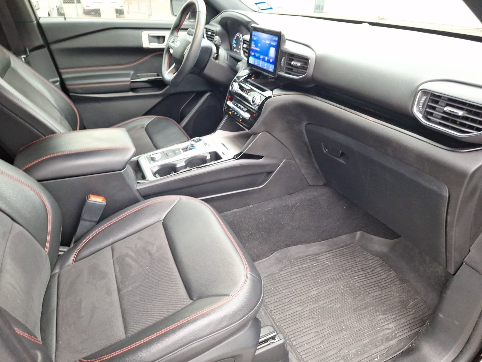 Used 2023 Ford Explorer ST-Line image 29