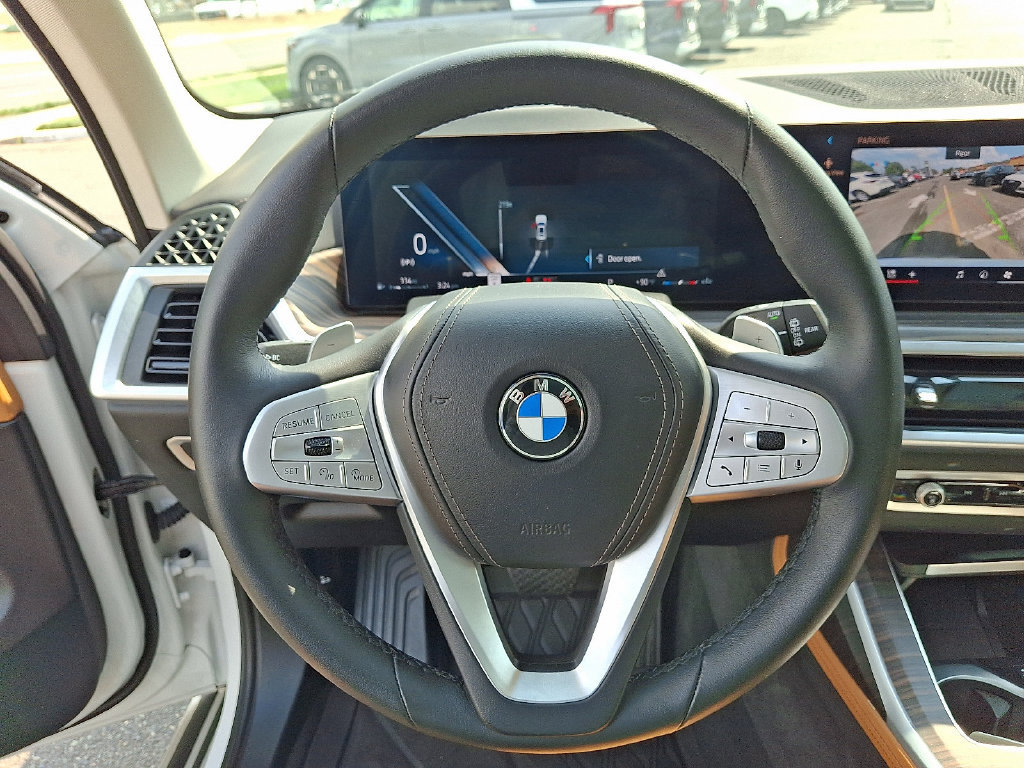 Used 2025 BMW X7 xDrive40i w/ Premium Package AWD/4WD image 21