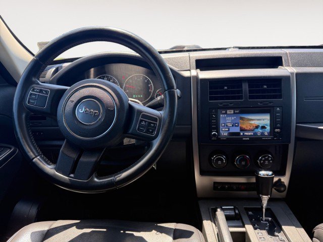 Used 2012 Jeep Liberty Sport AWD/4WD image 4