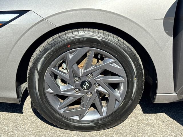 Used 2024 Hyundai Elantra SEL FWD image 23