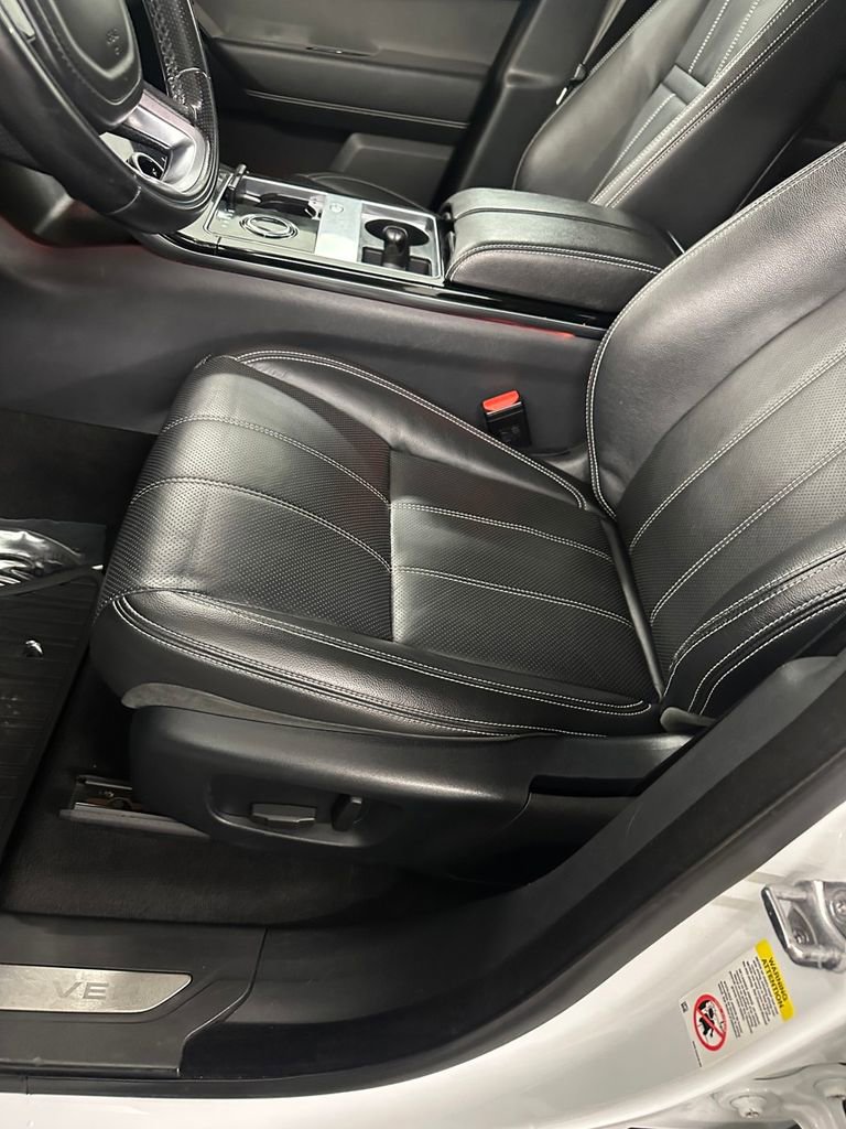 Used 2019 Land Rover Range Rover Velar S image 14