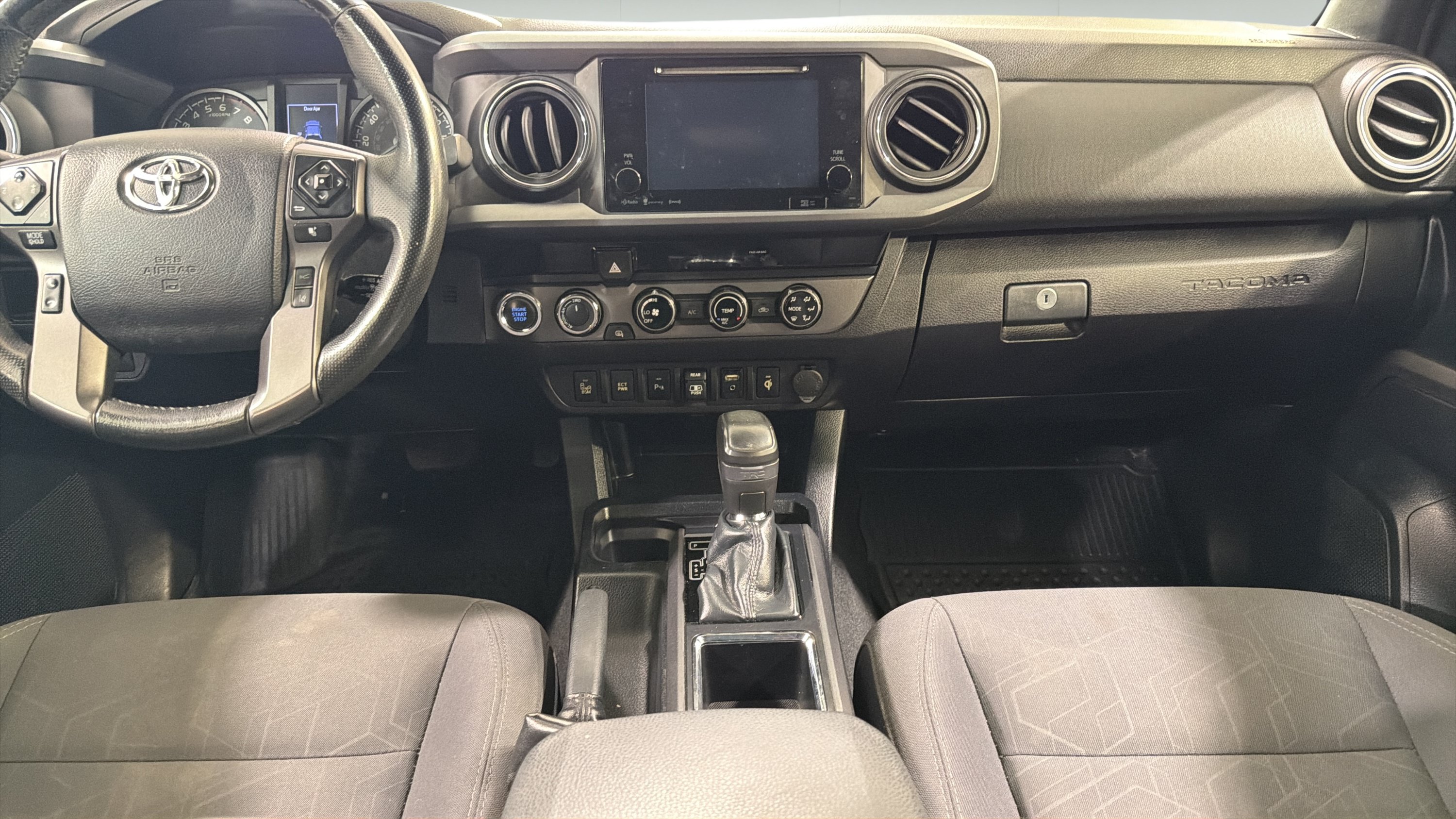 Used 2018 Toyota Tacoma TRD Sport w/ Technology Package AWD/4WD image 22