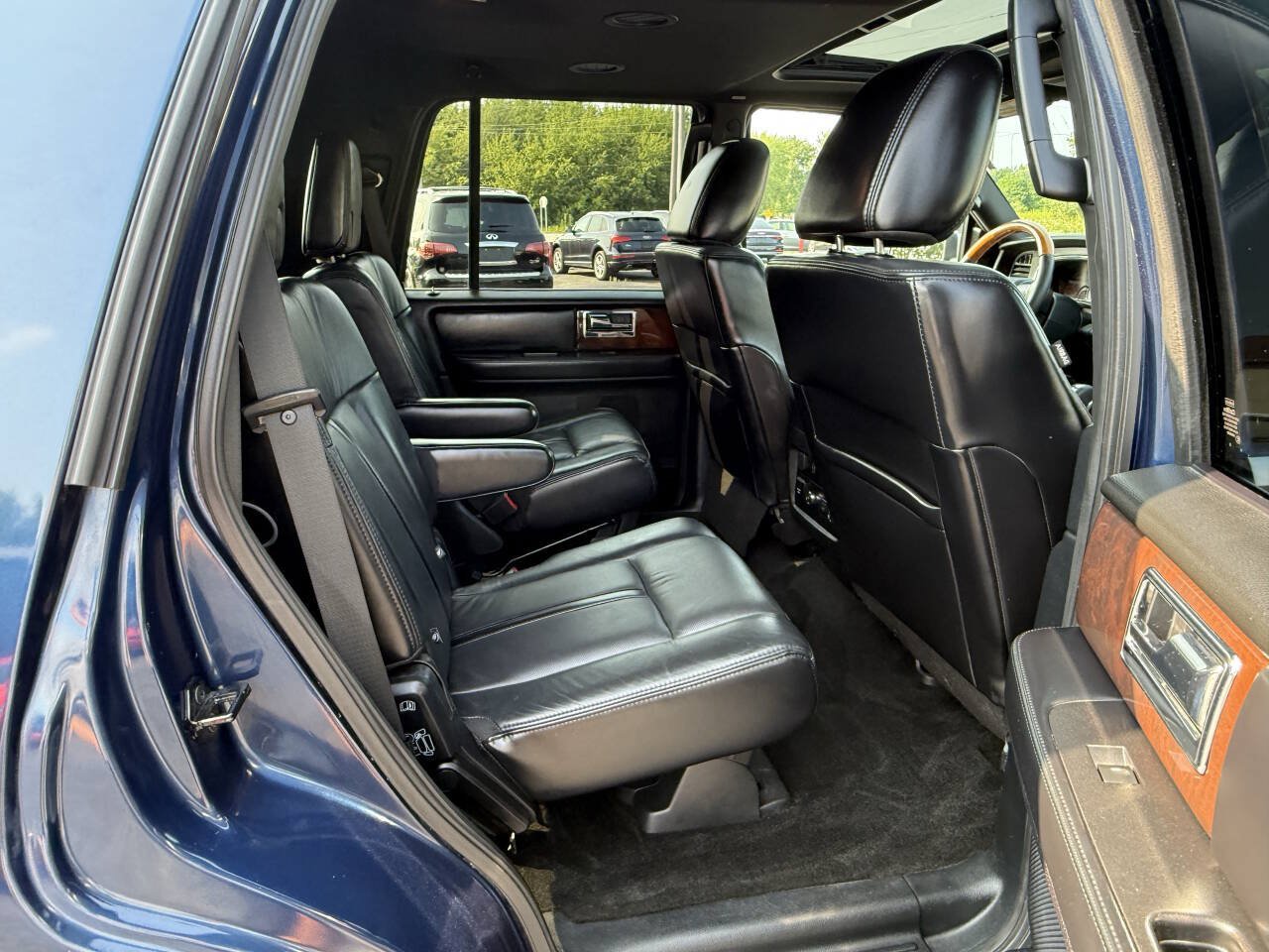 Used 2016 Lincoln Navigator Select AWD/4WD image 22