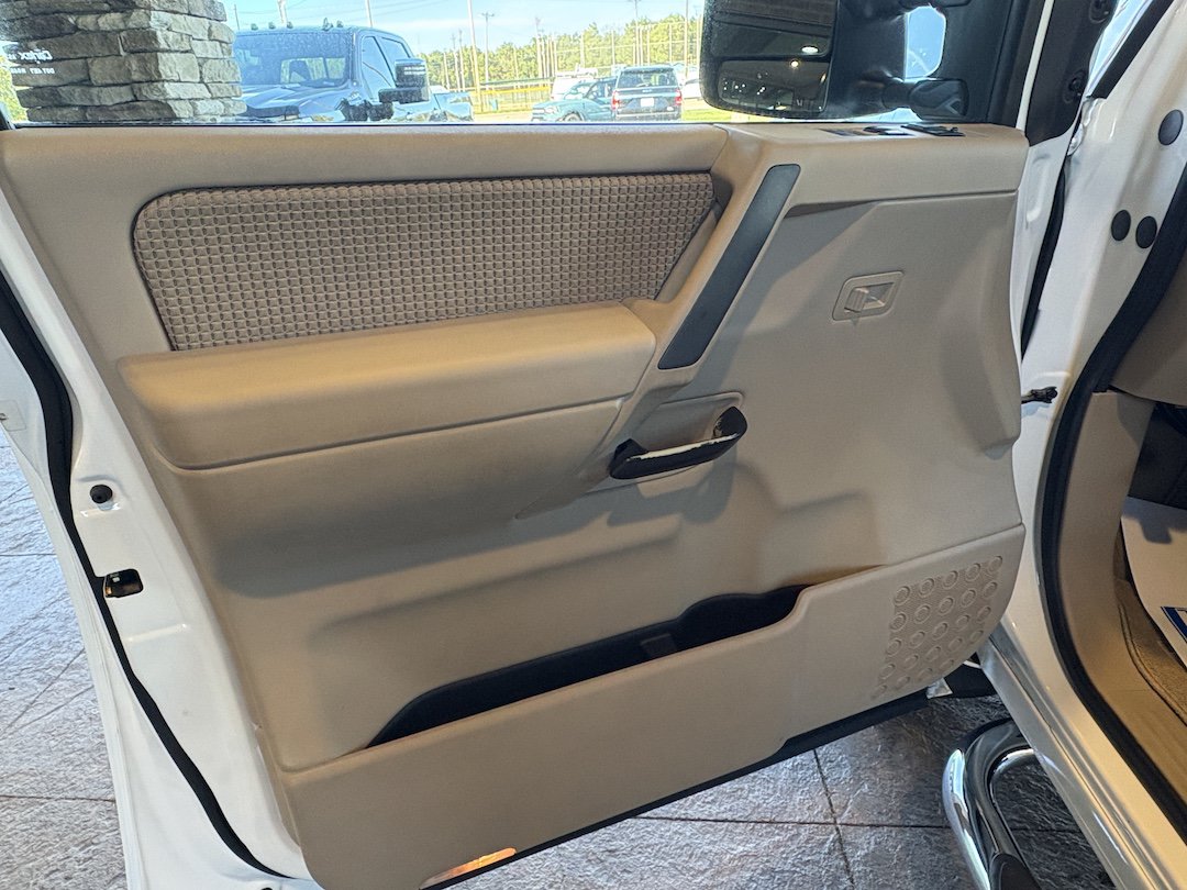 Used 2008 Nissan Titan SE RWD image 18