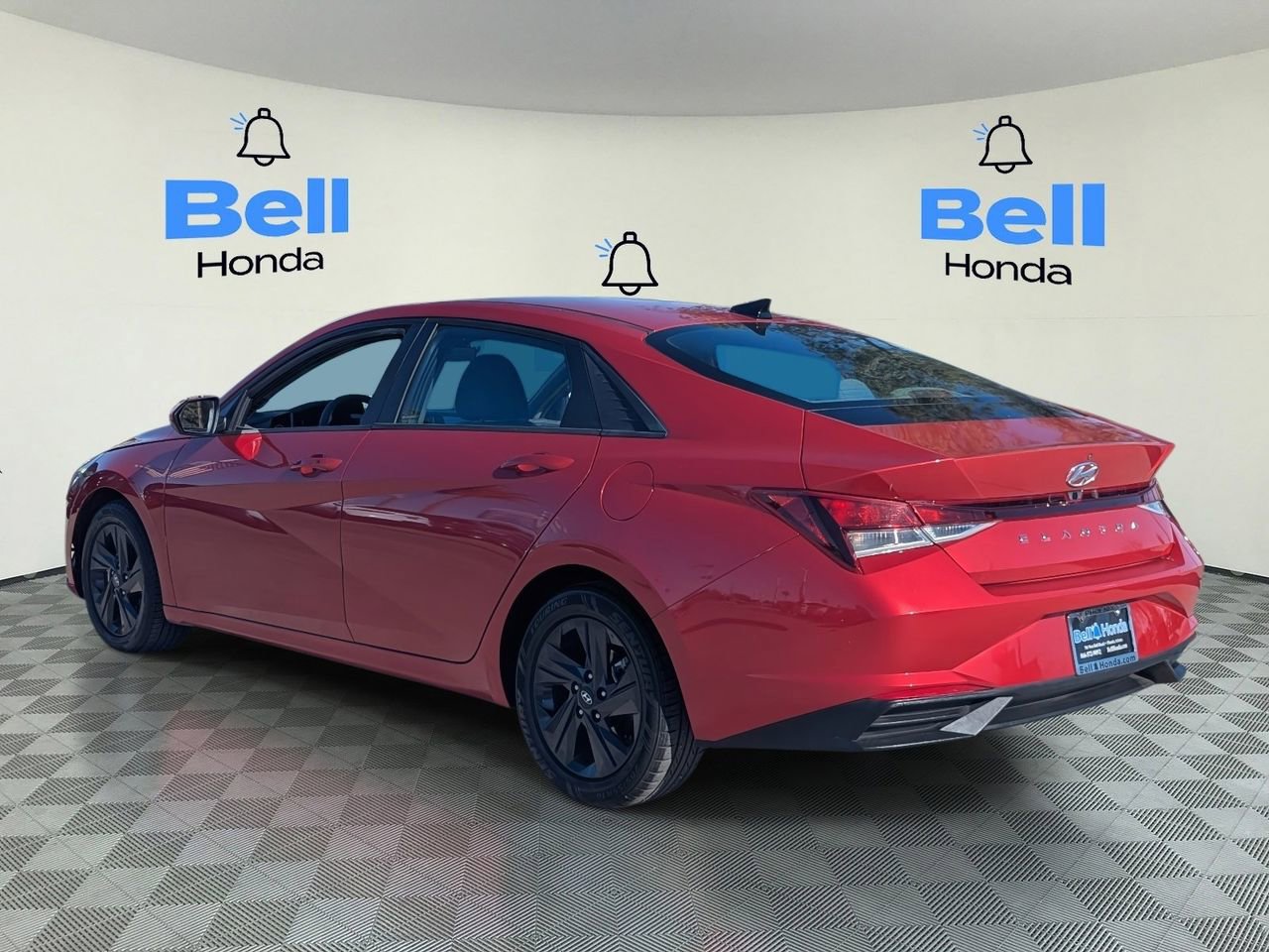 Used 2021 Hyundai Elantra SEL w/ Convenience Package image 3