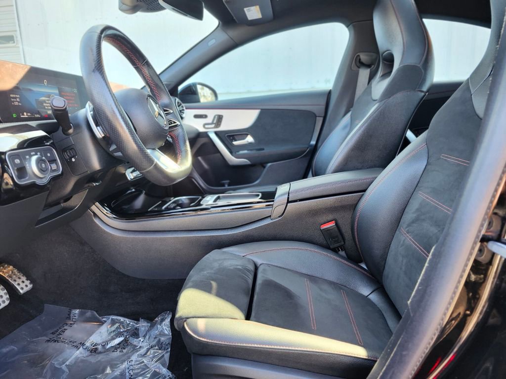 Used 2024 Mercedes-Benz CLA 250 4MATIC image 17