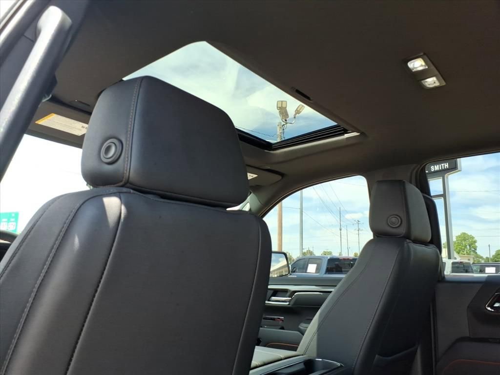 Used 2025 GMC Sierra 1500 AT4 w/ AT4 Premium Package AWD/4WD image 21