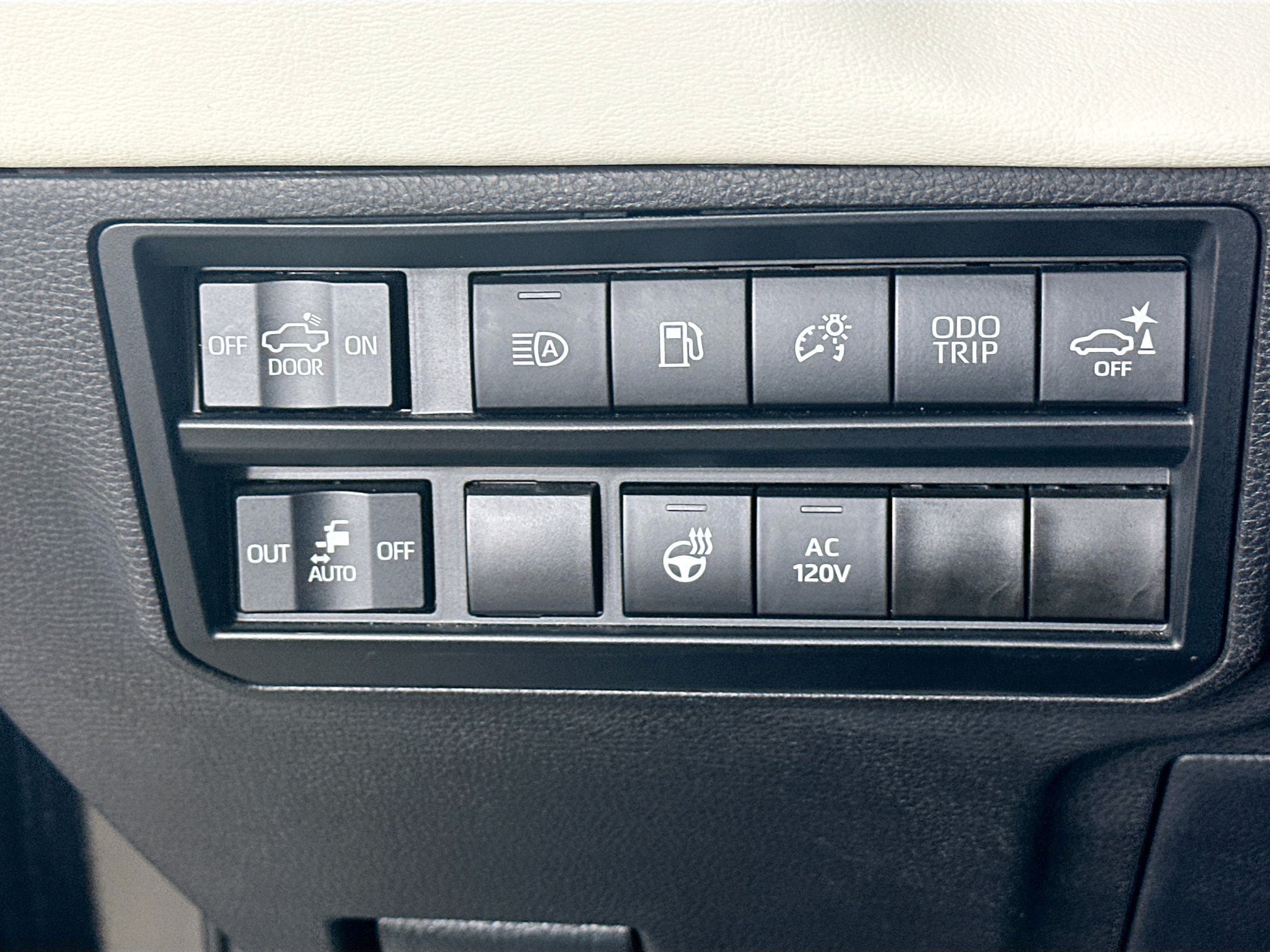 Used 2024 Toyota Tundra Capstone AWD/4WD image 11
