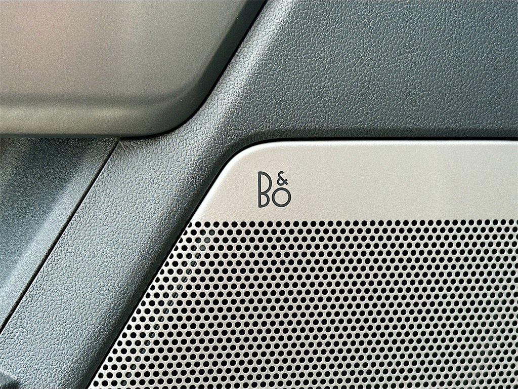 Used 2025 Ford F150 Lightning Lariat image 19