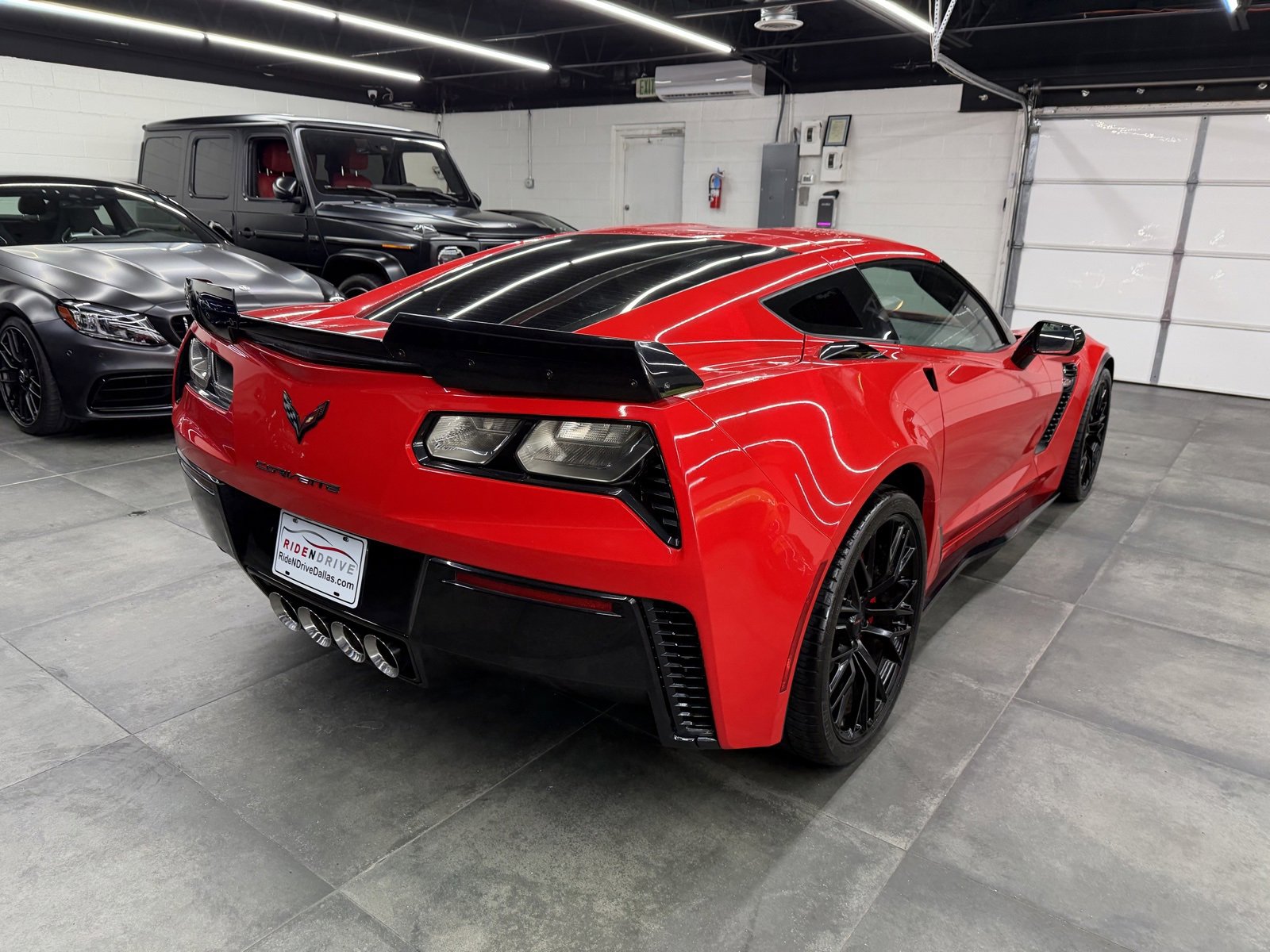 Used 2016 Chevrolet Corvette Z06 w/ 3LZ Preferred Equipment Group image 7