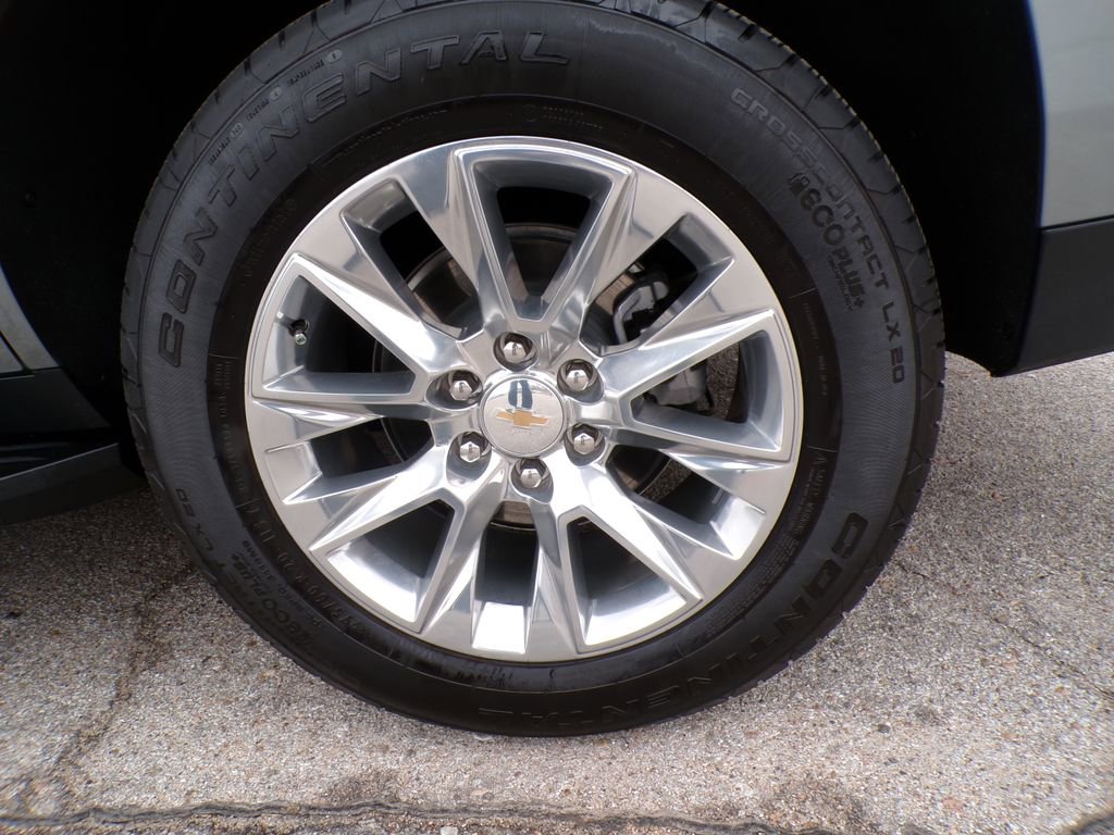 Used 2025 Chevrolet Tahoe Premier AWD/4WD image 8