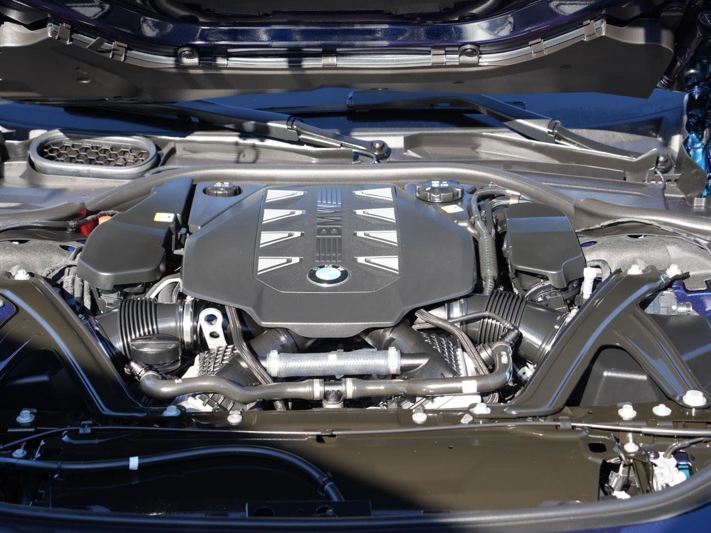 Used 2025 BMW 760i xDrive w/ Executive Package image 24