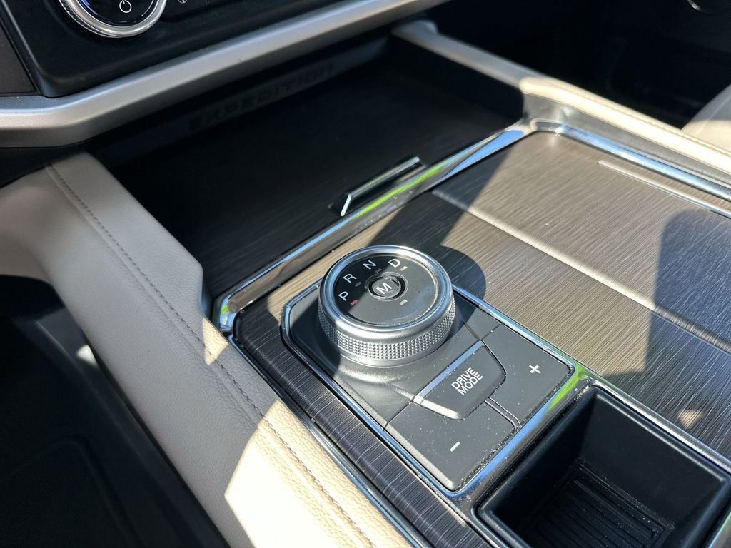 Used 2024 Ford Expedition Max Limited image 29