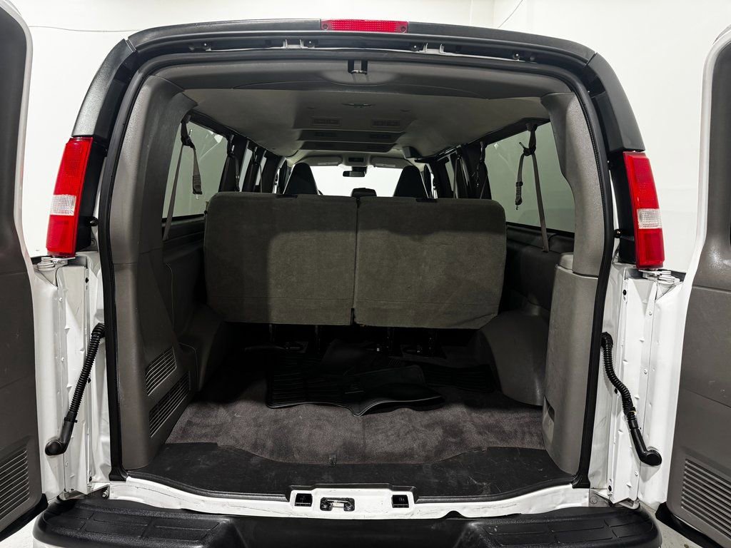 Used 2023 Chevrolet Express 3500 LT w/ LT Preferred Equipment Group RWD image 23