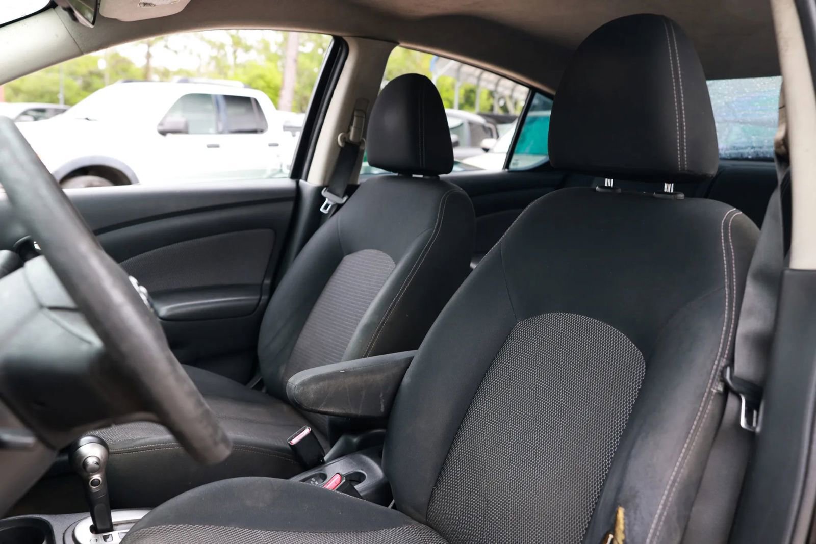 Used 2014 Nissan Versa SV image 12