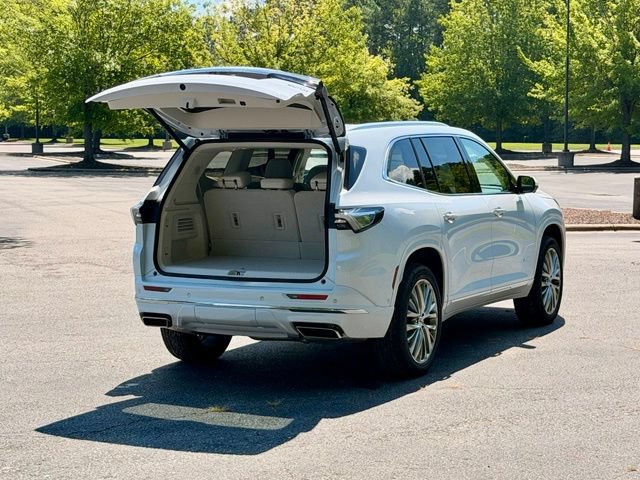 Used 2026 Buick Enclave Avenir w/ Super Cruise Package FWD image 18