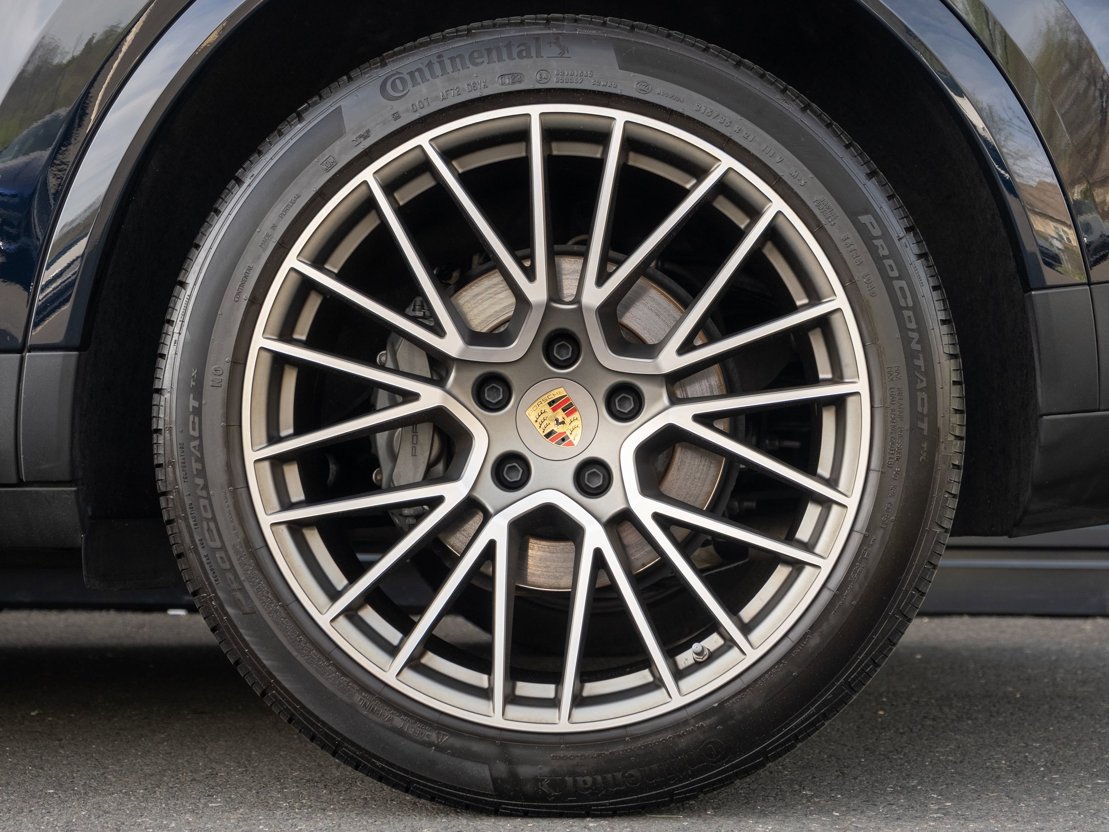 Certified 2023 Porsche Cayenne S AWD/4WD image 12