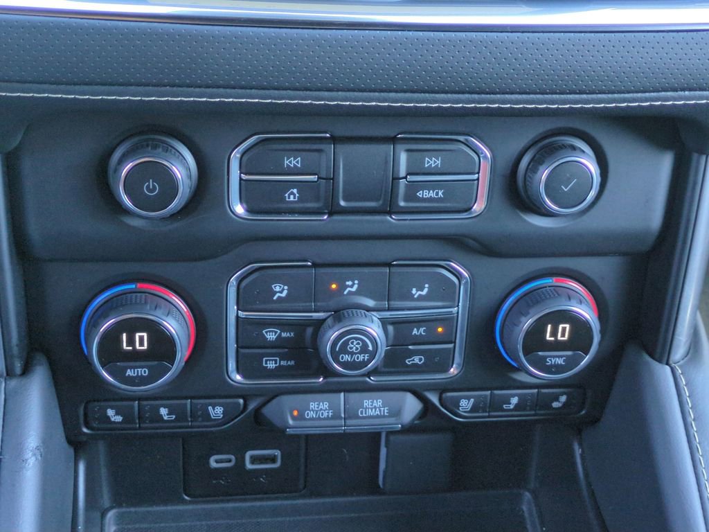 Used 2024 Chevrolet Tahoe Premier AWD/4WD image 26