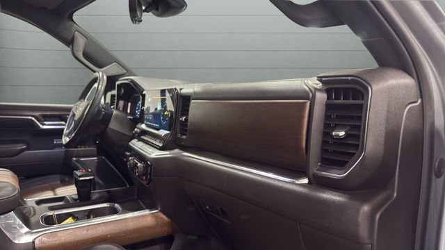 Used 2023 Chevrolet Silverado 1500 High Country w/ Technology Package image 33
