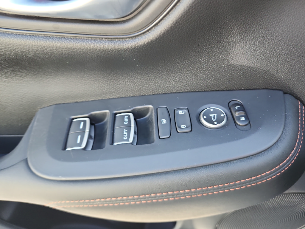 Used 2025 Honda HR-V Sport image 22