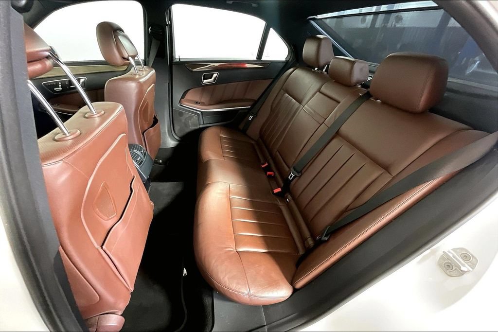 Used 2015 Mercedes-Benz E 400 Sedan image 32